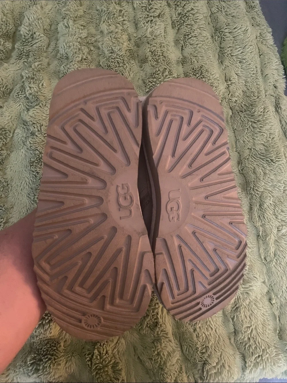 UGG Kids tan Suede Lace-Up Fleece-Lined Boots